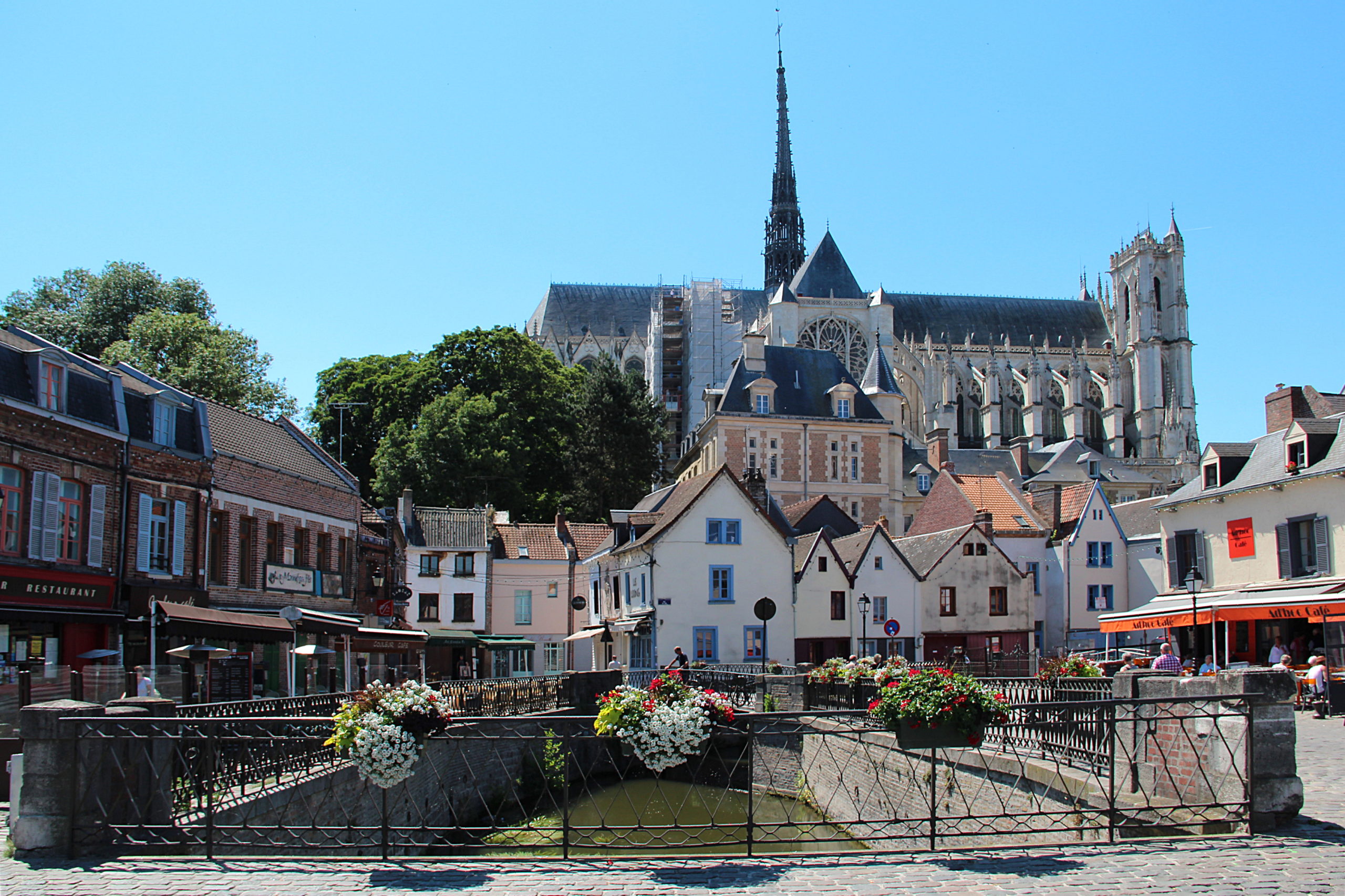 0_Amiens_-_Place_du_Don_-_Cathédrale_(1)